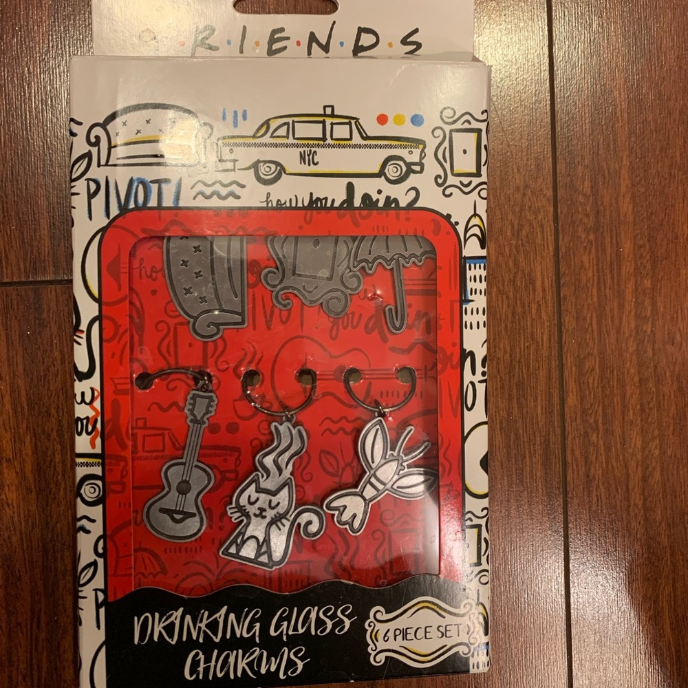 NIB Friends Drink Charms